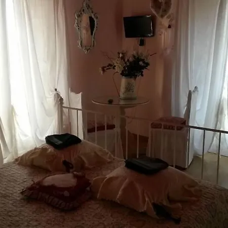 Lunartista 4* Варацце