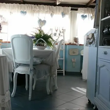 ベッド・アンド・ブレックファスト Lunartista