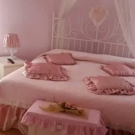 Lunartista Panzió Varazze