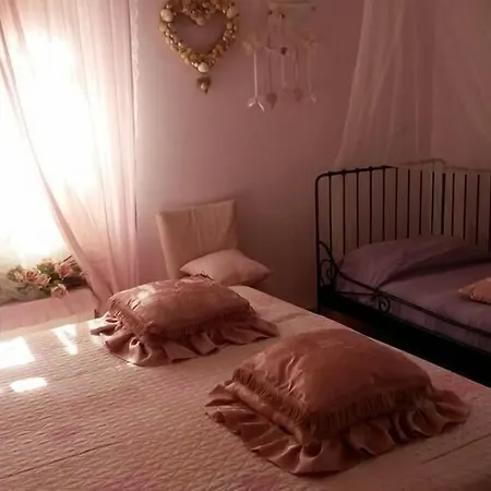 Lunartista Panzió Varazze