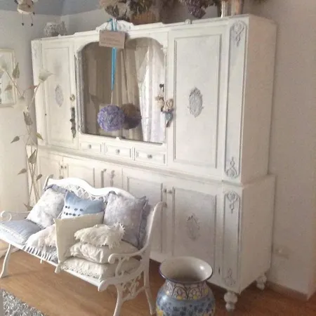 ベッド・アンド・ブレックファスト Lunartista 4*