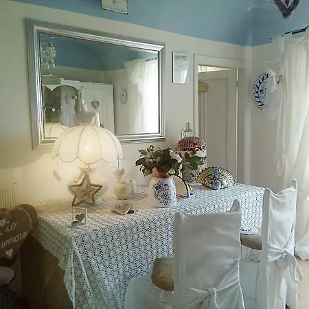 ベッド・アンド・ブレックファスト Lunartista 4*