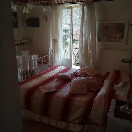 Lunartista Bed & Breakfast 2*