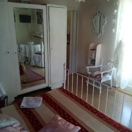 ベッド・アンド・ブレックファスト Lunartista ヴァラッツェ